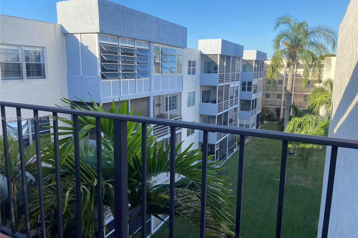 7502 NW 30th Pl #417, Sunrise: photo 1 of 20