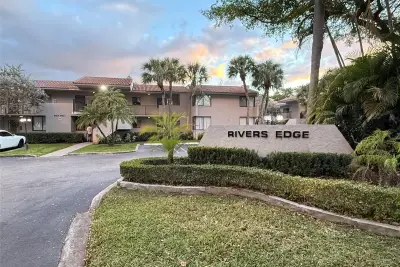 9505 SW 1st Ct, Coral Springs: photo 1 of 38