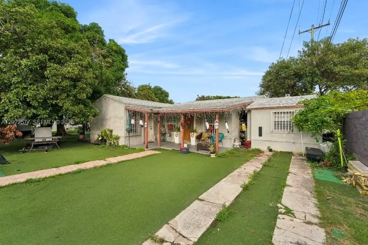 House in Miami: photo 1 of 8