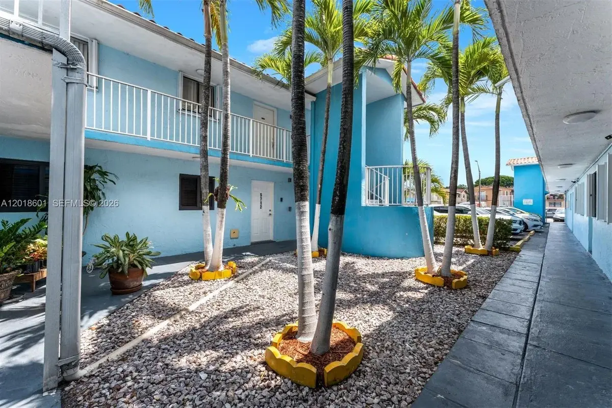 5706 W 26th Ave, Hialeah: photo 1 of 11