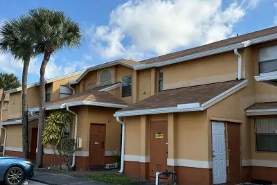 2511 NW 56th Ave #111, Lauderhill: photo 1 of 11