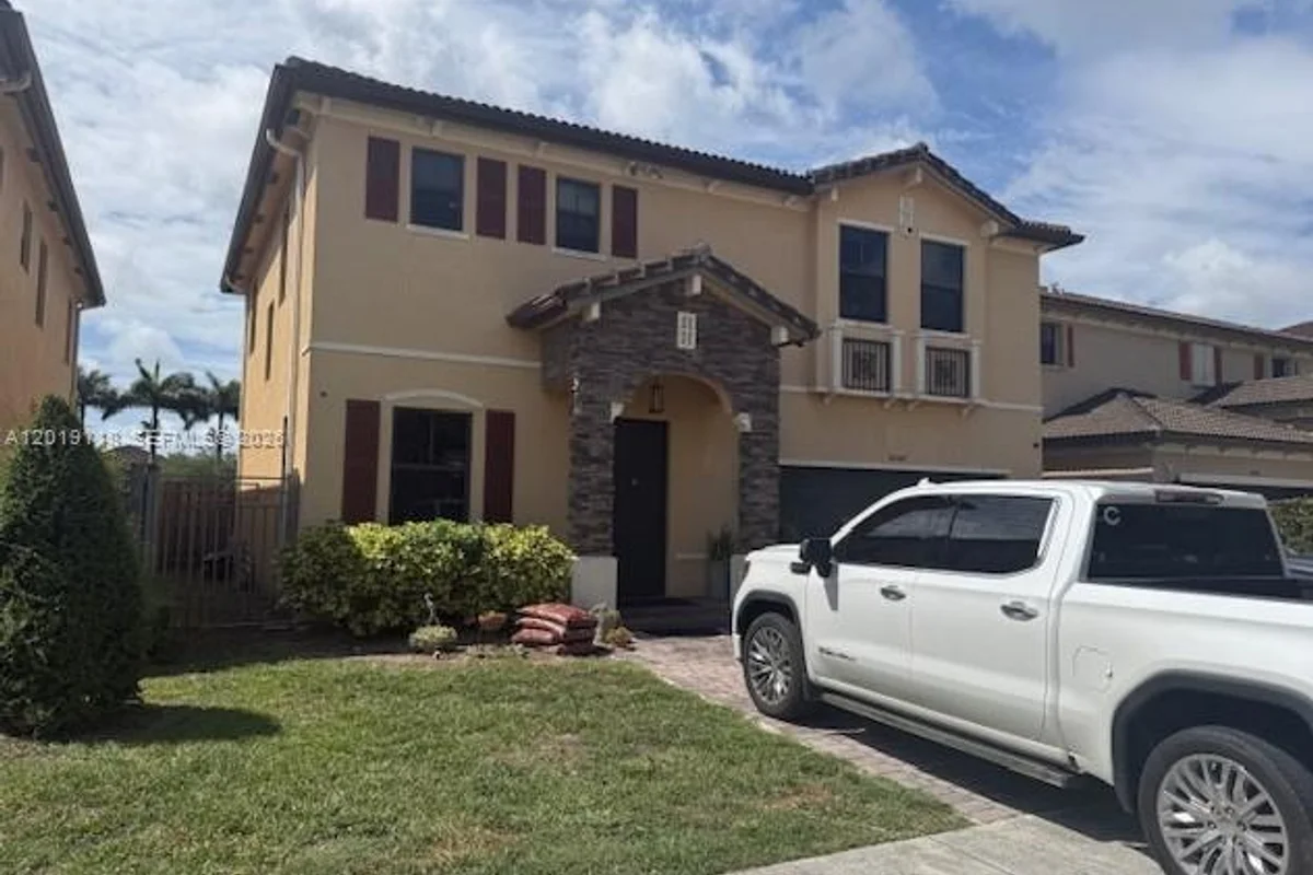 16564 SW 43rd St, Miami: photo 1 of 23