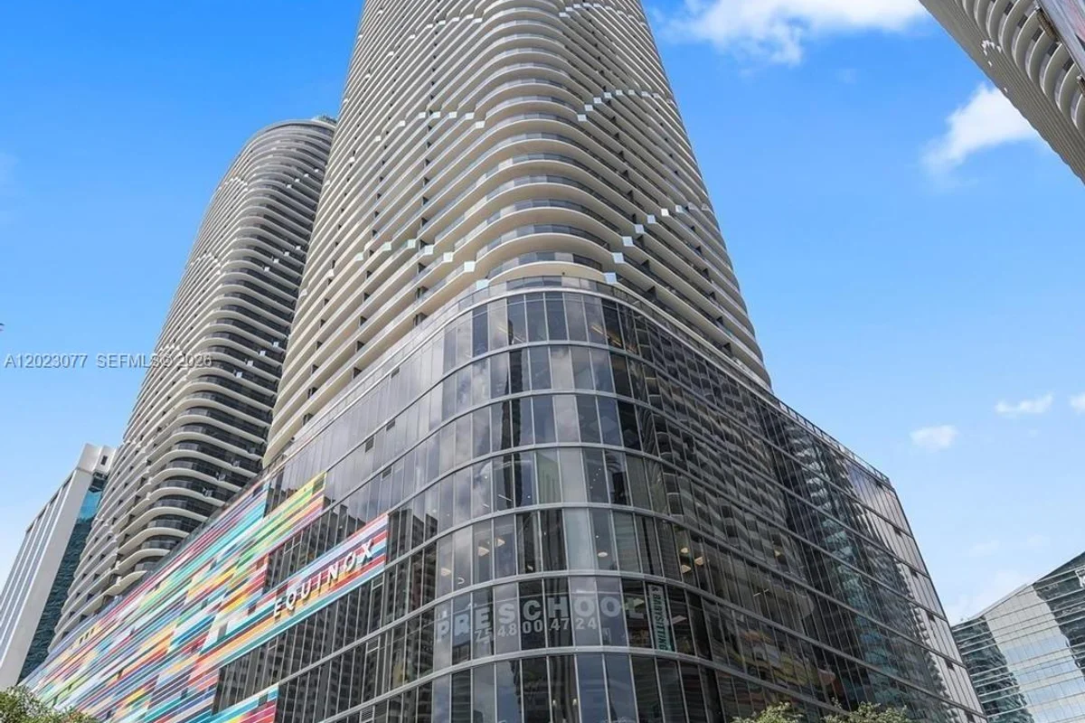 45 SW 9th St #3501, Miami: photo 1 of 19