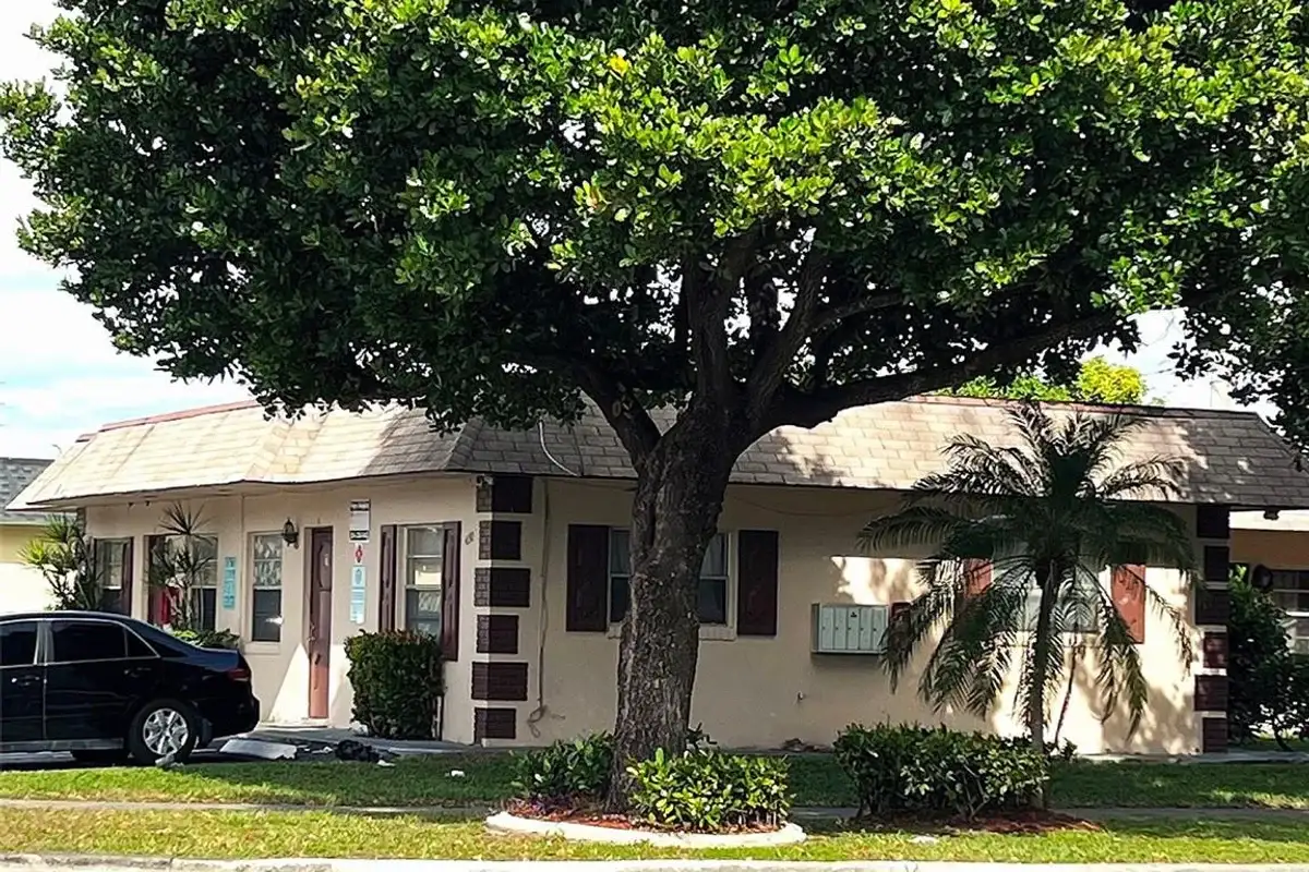 4130 NW 31st Ter #1, Lauderdale Lakes: photo 1 of 12