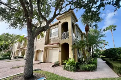 4930 Bonsai Cir #208, Palm Beach Gardens: photo 1 of 24