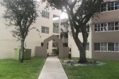 6155 NW 186th St #209, Hialeah: photo 1 of 15