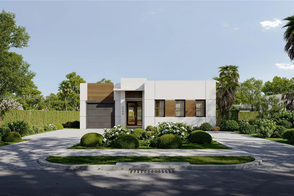 172 NE 151 St, Miami: photo 1 of 1