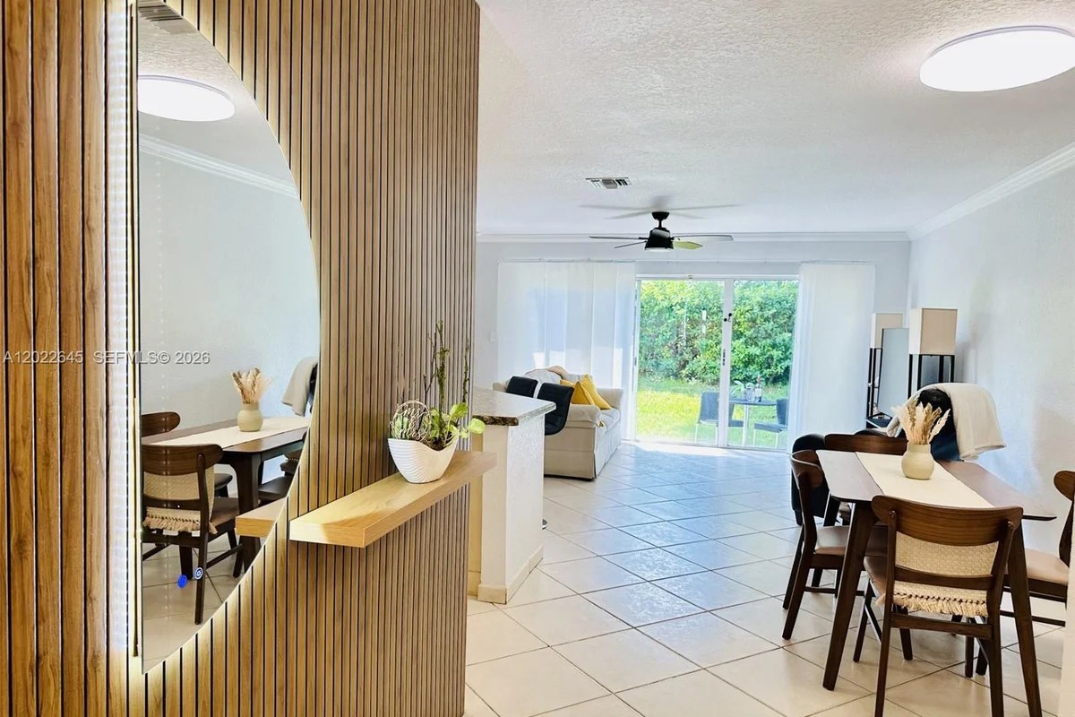 8952 NW 38th Dr, Coral Springs: photo 1 of 39