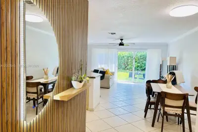 8952 NW 38th Dr, Coral Springs: photo 1 of 39