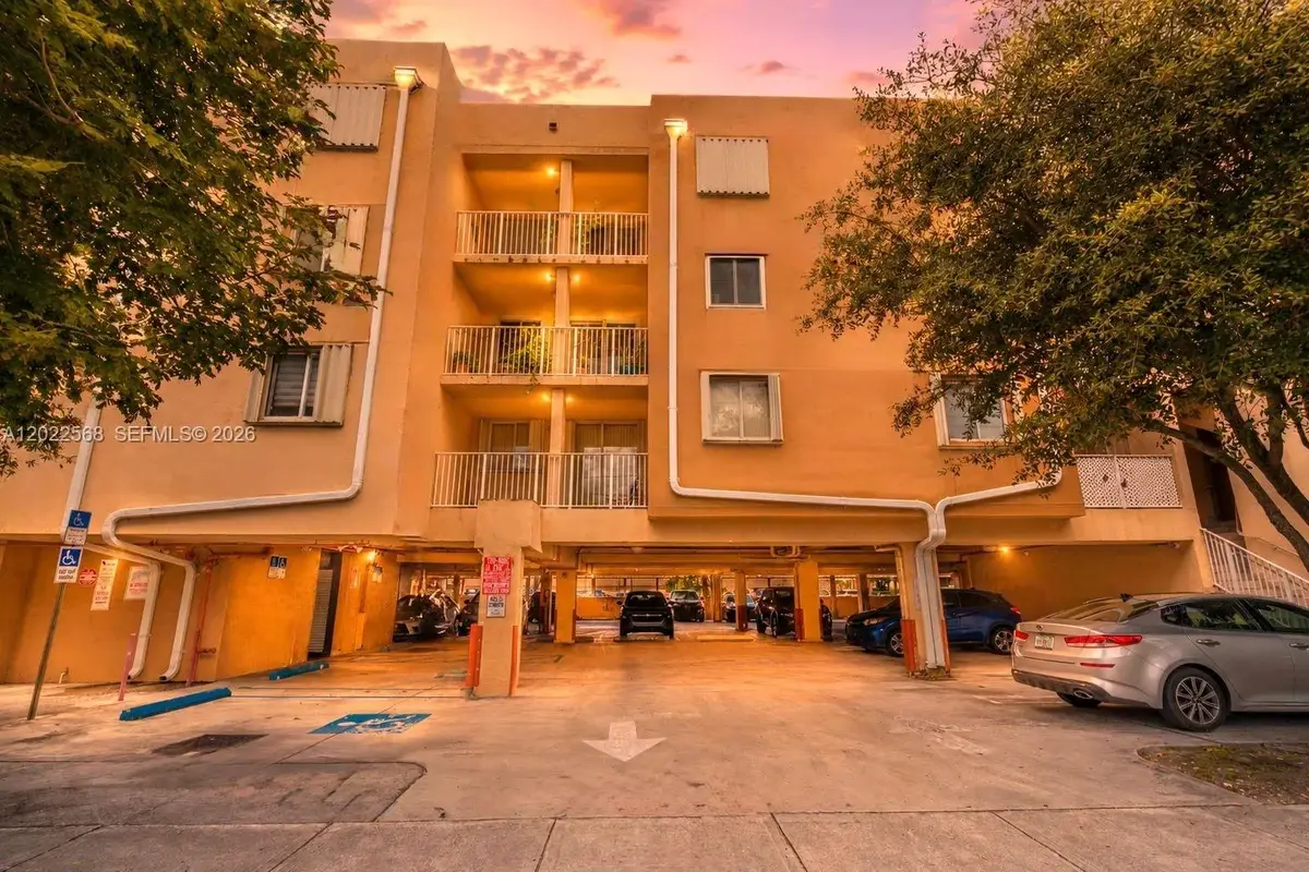 814 NW 36th Ave #302, Miami: photo 1 of 18