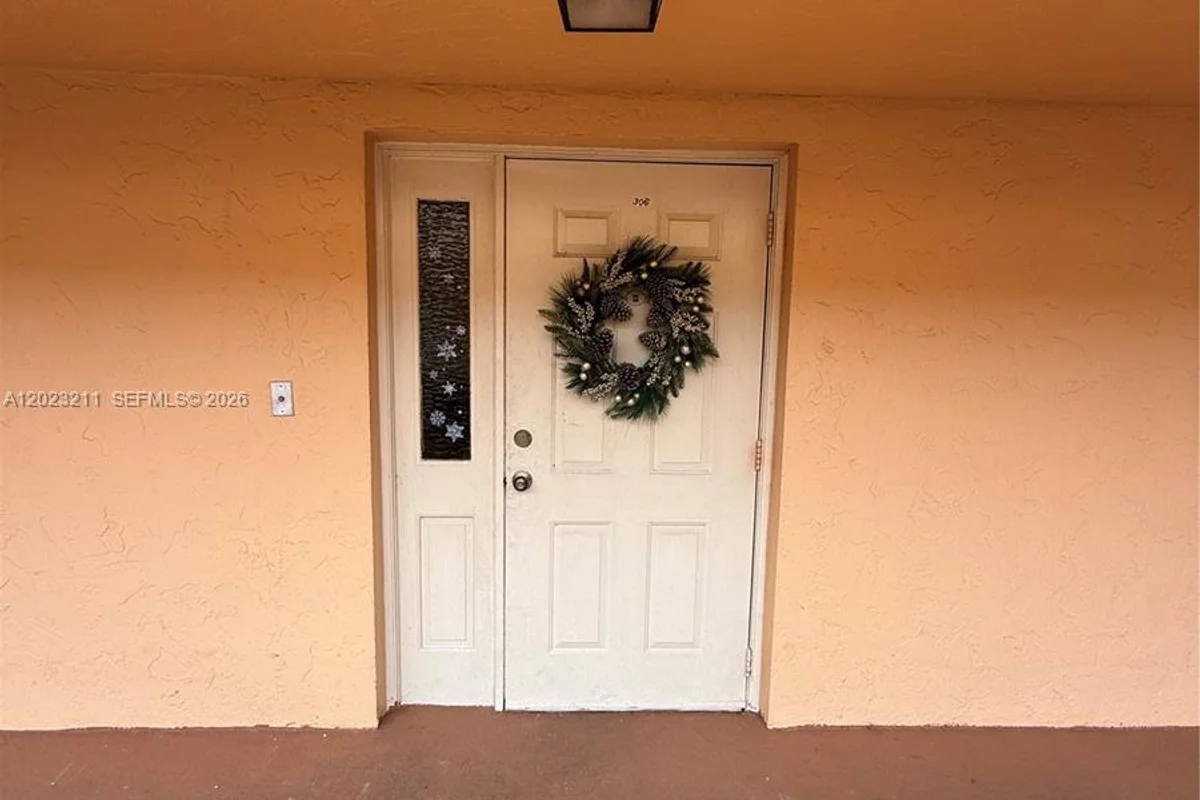 450 Commodore Dr #306, Plantation: photo 1 of 24