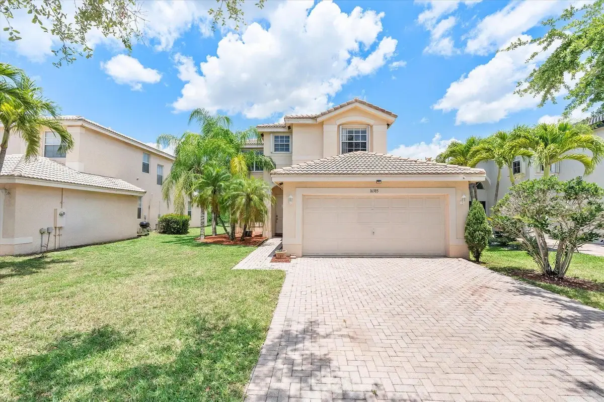16385 SW 27th St, Miramar: photo 1 of 38