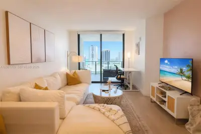 1600 NE 1st Ave #1605, Miami: photo 1 of 36