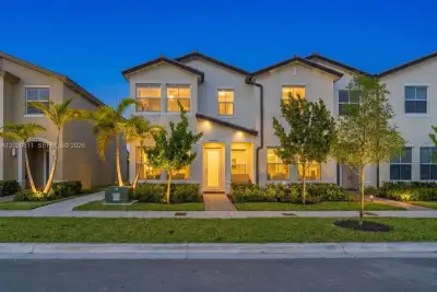 26455 SW 148th Ave, Homestead: photo 1 of 35