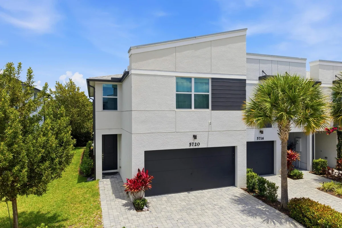 5720 Mentmore Dr, West Palm Beach: photo 1 of 51