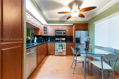1600 SW 127th Way #207C, Pembroke Pines: photo 1 of 8