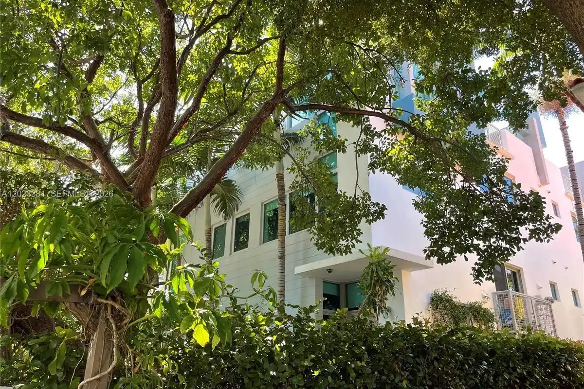 734 Michigan Ave #7, Miami Beach: photo 1 of 34