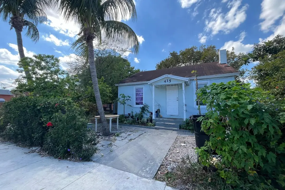 415 N H St, Lake Worth Beach: photo 1 of 21