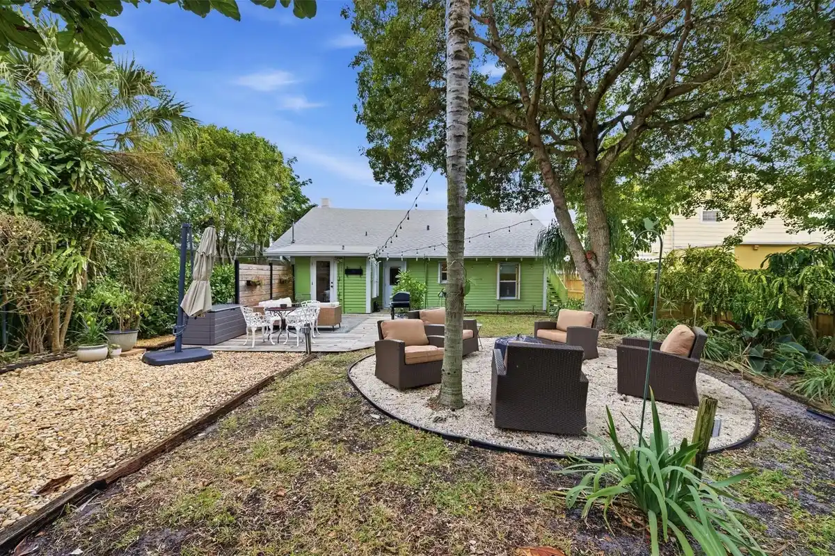 117 S Palmway, Lake Worth Beach: photo 1 of 35