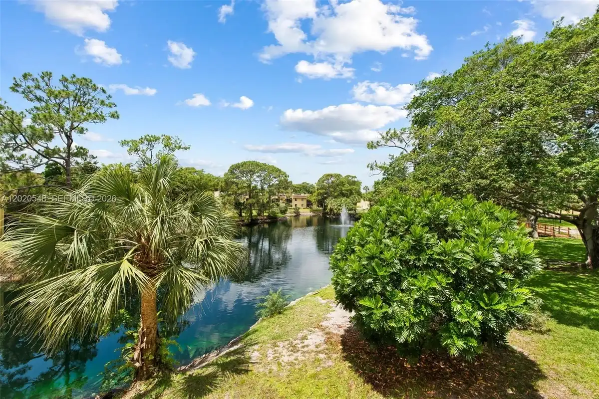 918 SW 9th Street Cir #204, Boca Raton: photo 1 of 18