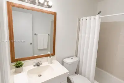 18051 NW 68th Ave #K201, Hialeah: photo 1 of 8