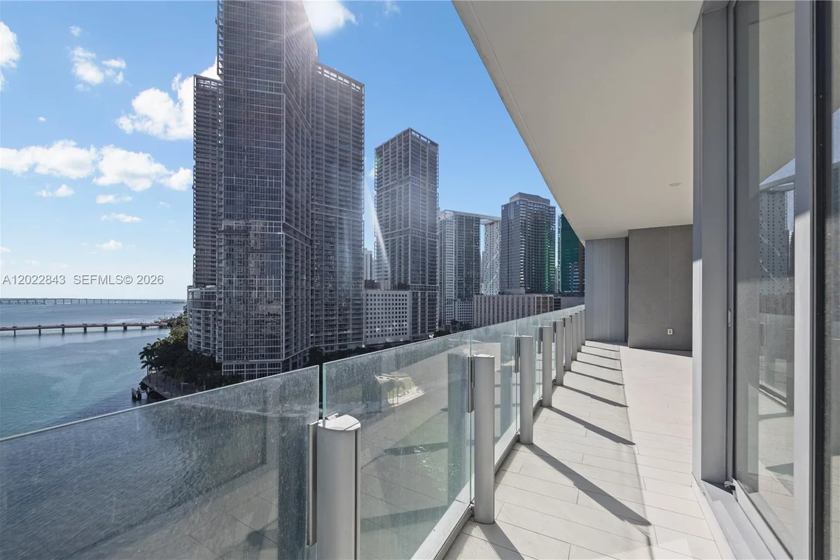 300 Biscayne Blvd Way #1102, Miami: photo 1 of 37