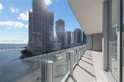 300 Biscayne Blvd Way #1102, Miami: photo 1 of 37