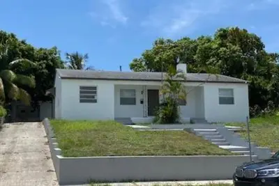 3808 Westview Ave, West Palm Beach: photo 1 of 8
