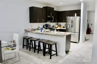 1463 SE 24th Ter, Homestead: photo 1 of 6