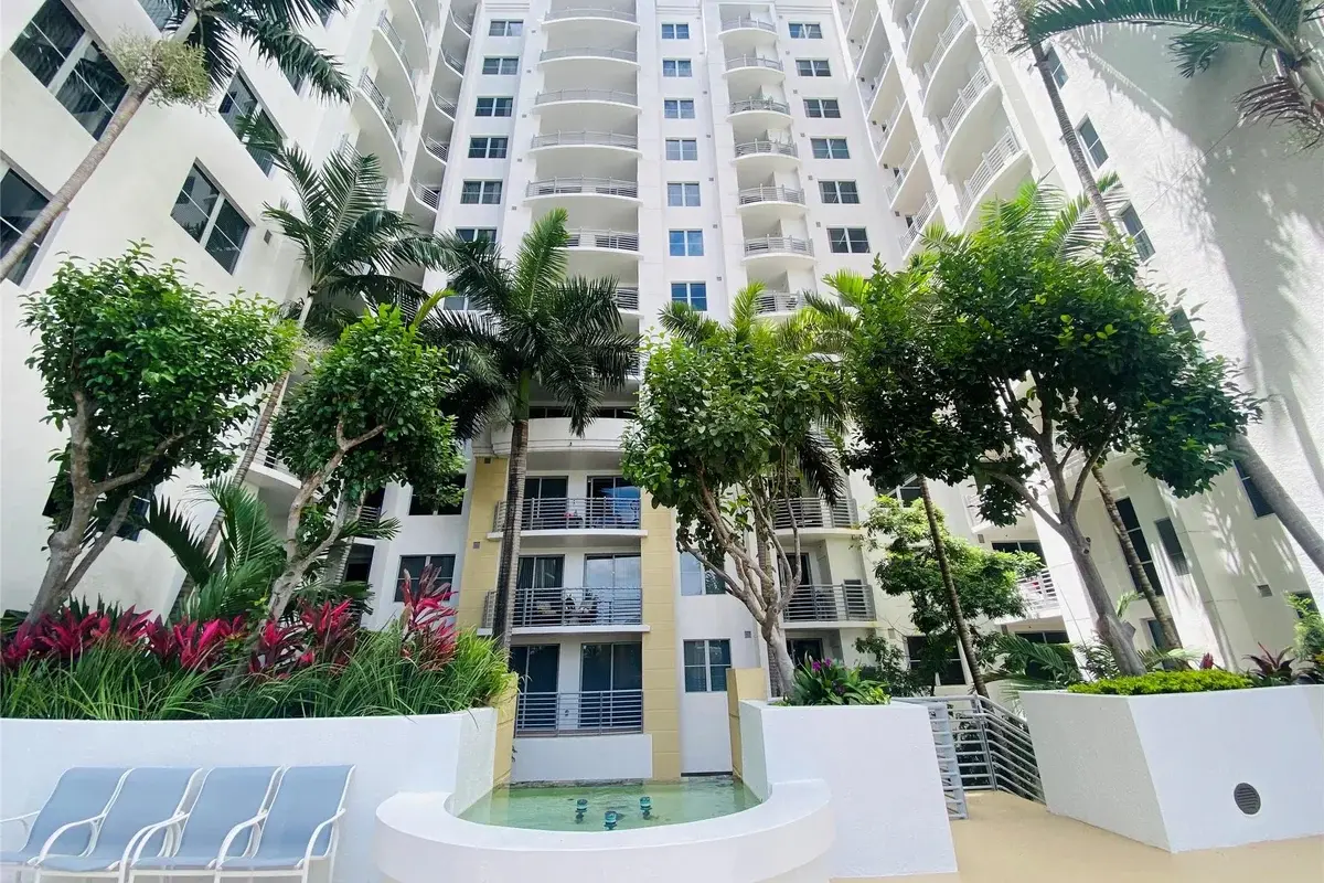 1830 Radius Dr #1004, Hollywood: photo 1 of 28