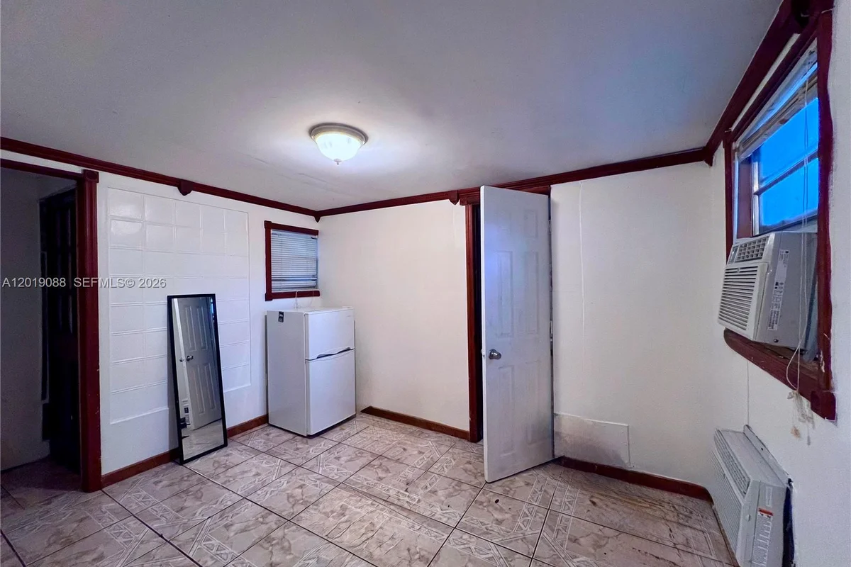 Home in Miami: photo 1 of 10