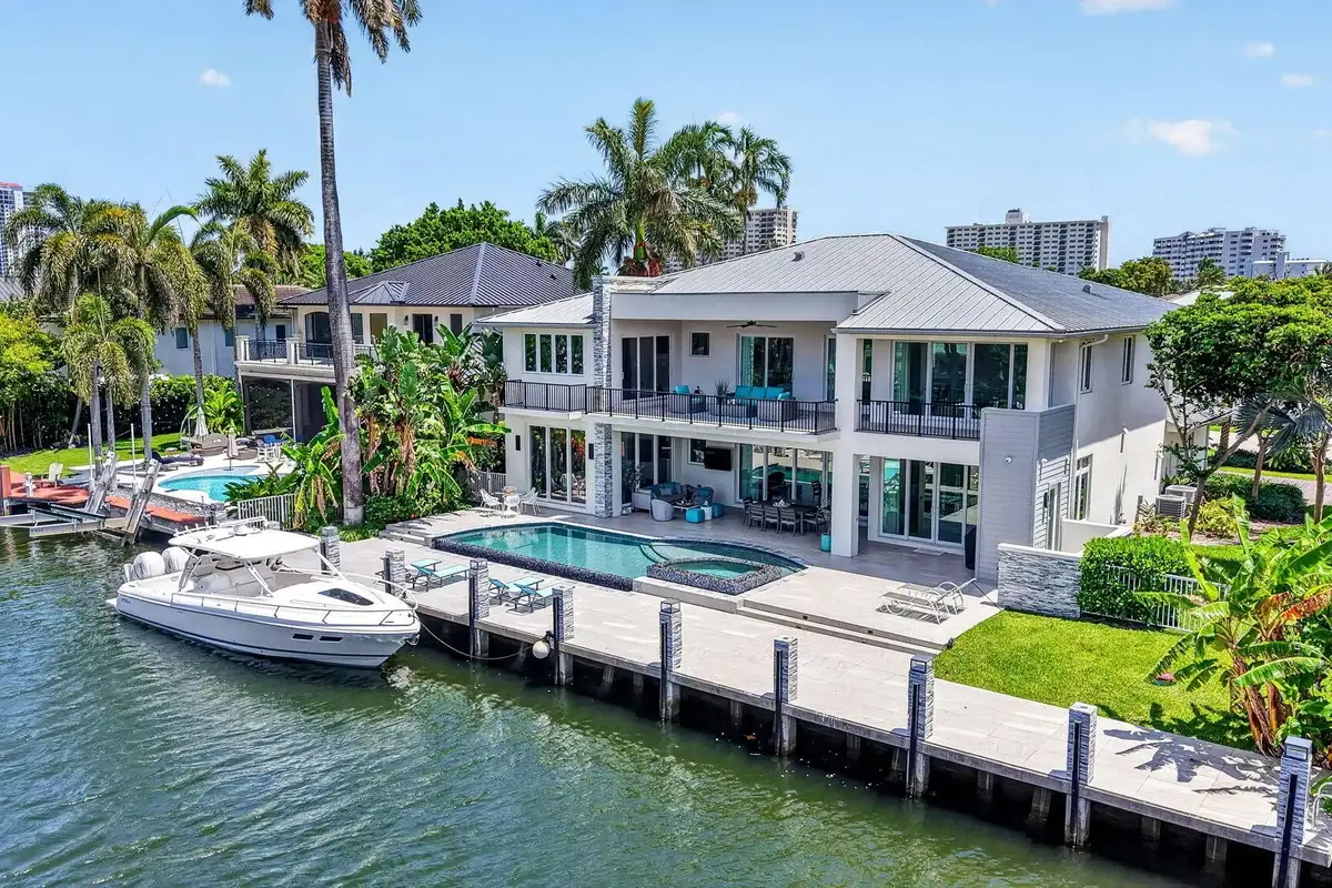 39 Pelican Dr, Fort Lauderdale: photo 1 of 101