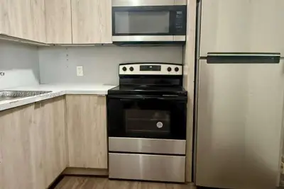 6026 SW 27th St #1, Miramar: photo 1 of 10