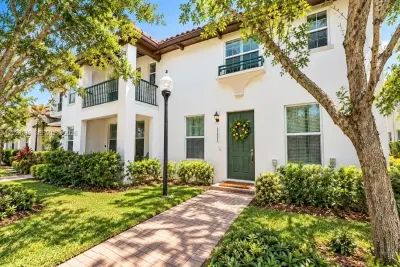 11837 SW 27th St, Miramar: photo 1 of 28