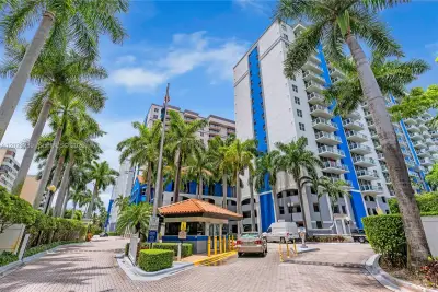 5077 NW 7th St #517, Miami: photo 1 of 29