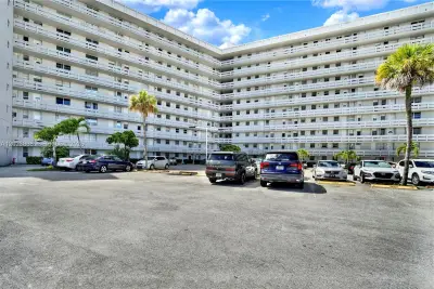 1401 NE Miami Gardens Dr #889, Miami: photo 1 of 29
