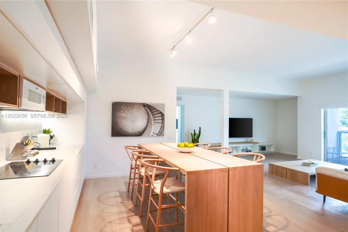 10250 Collins Ave #412, Bal Harbour: photo 1 of 26
