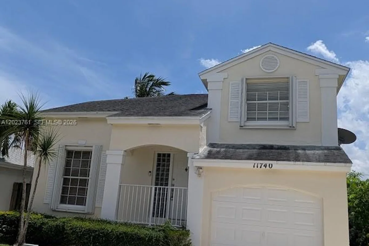 11740 SW 102nd St, Miami: photo 1 of 13