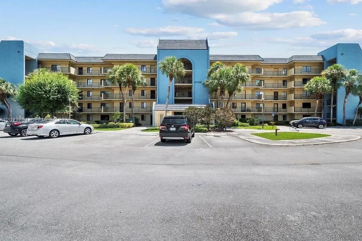 2786 Tennis Club Dr #302, West Palm Beach: photo 1 of 8