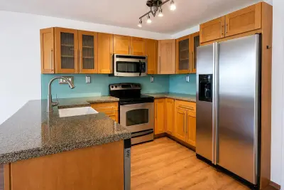 600 NE 36th St #309, Miami: photo 1 of 13