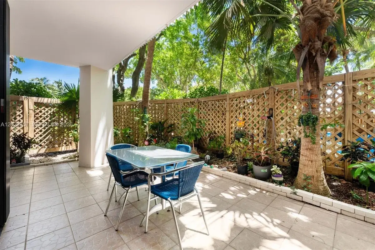 2000 Towerside Ter #308, Miami: photo 1 of 17