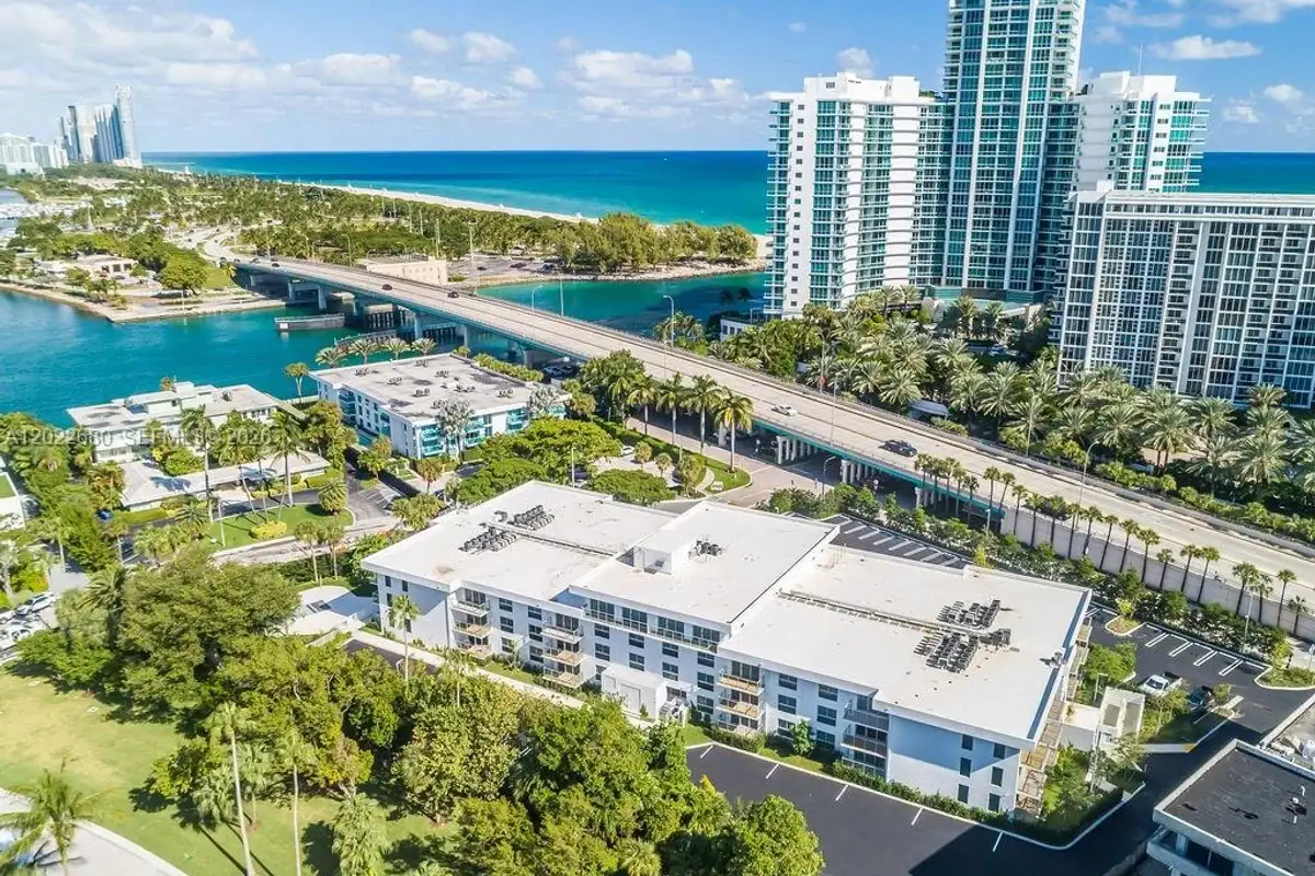 10250 Collins Ave #307, Bal Harbour: photo 1 of 8
