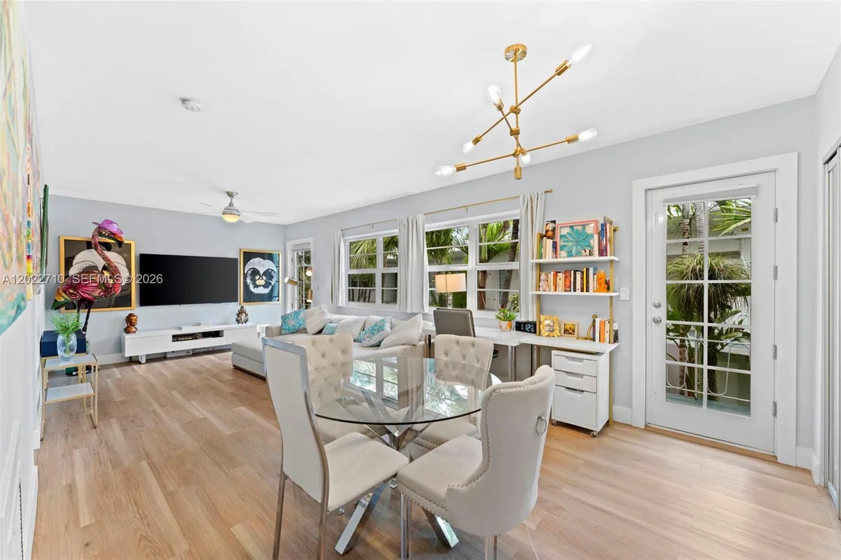 1925 Washington Ave #16, Miami Beach: photo 1 of 33