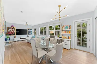 1925 Washington Ave #16, Miami Beach: photo 1 of 33