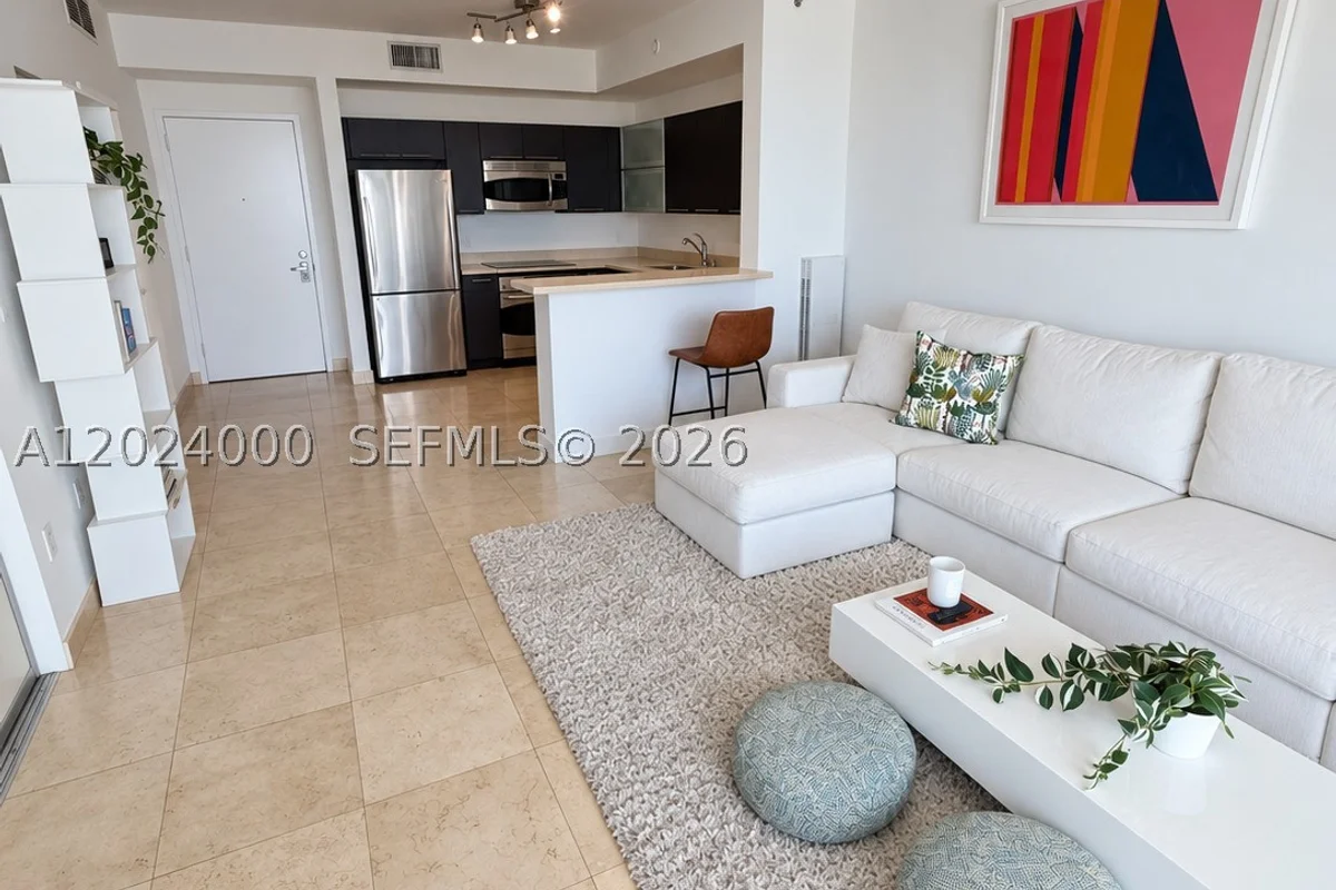 90 SW 3rd St #1811, Miami: photo 1 of 4