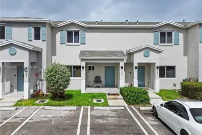356 NW 12th Pl, Florida City: photo 1 of 39