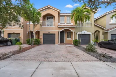 2511 SE 15th Ct, Homestead: photo 1 of 28