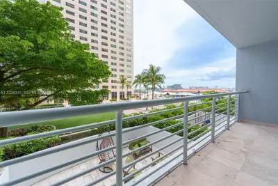 335 S Biscayne Blvd #802, Miami: photo 1 of 34