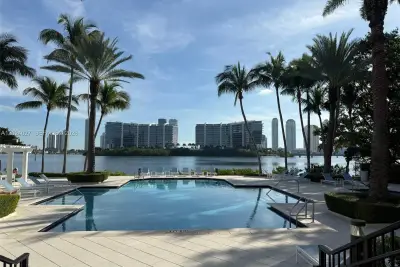 3215 NE 184th St #14109, Aventura: photo 1 of 25
