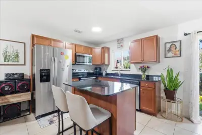 1340 SW 53rd Ave, North Lauderdale: photo 1 of 28